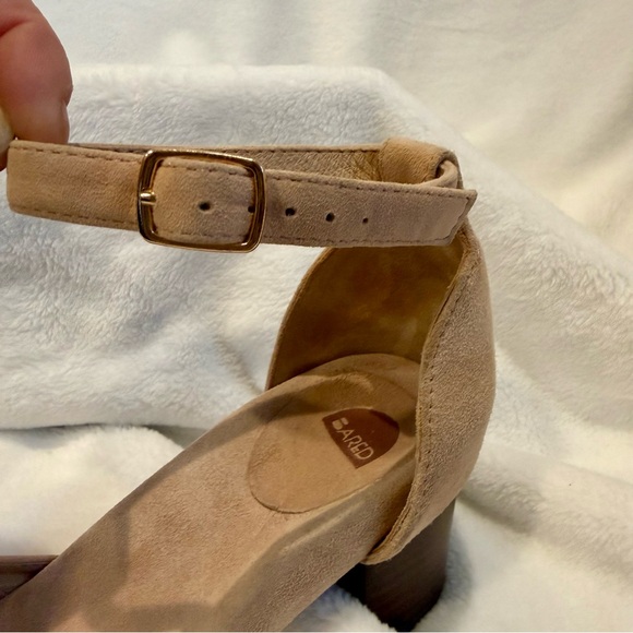 Bared Footwear Suede Tan D'Orsay style heels like new! - Picture 6 of 11